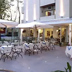 Hotel Nives 2*
