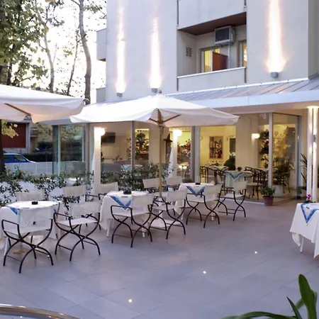 酒店 尼维斯酒店 2*