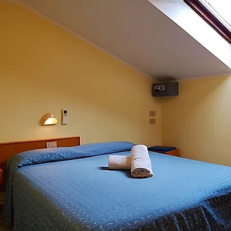 Nives Hotel 2*
