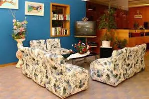 尼维斯酒店 2* 里乔内