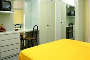 尼维斯酒店 里乔内